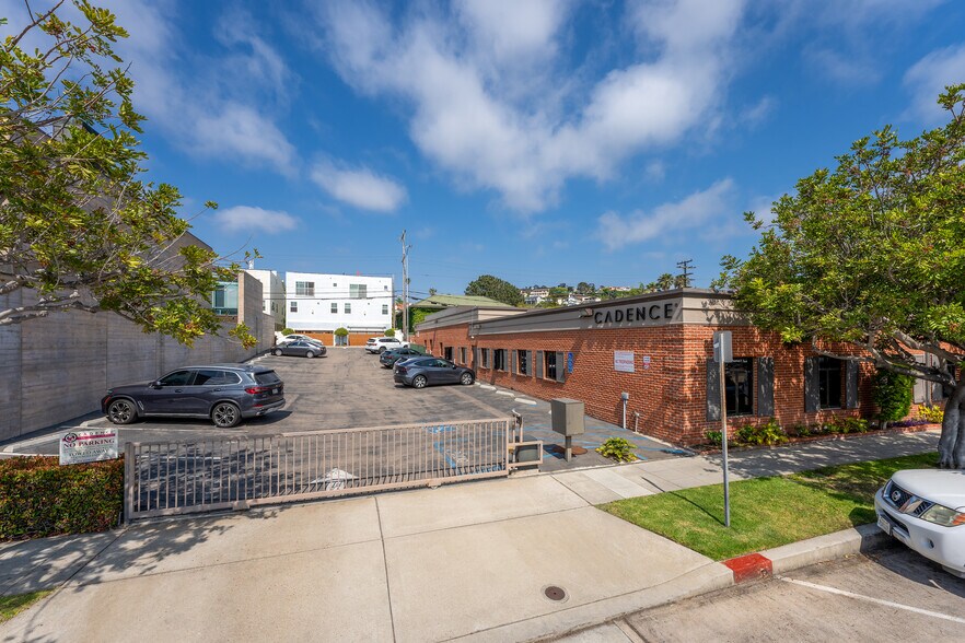 More Photos Of 7701 Herschel Ave, La Jolla Medical For Sale
