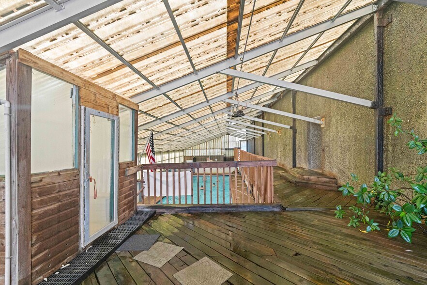 More Photos Of 985 Newmark Ave, Coos Bay Health Club For Sale