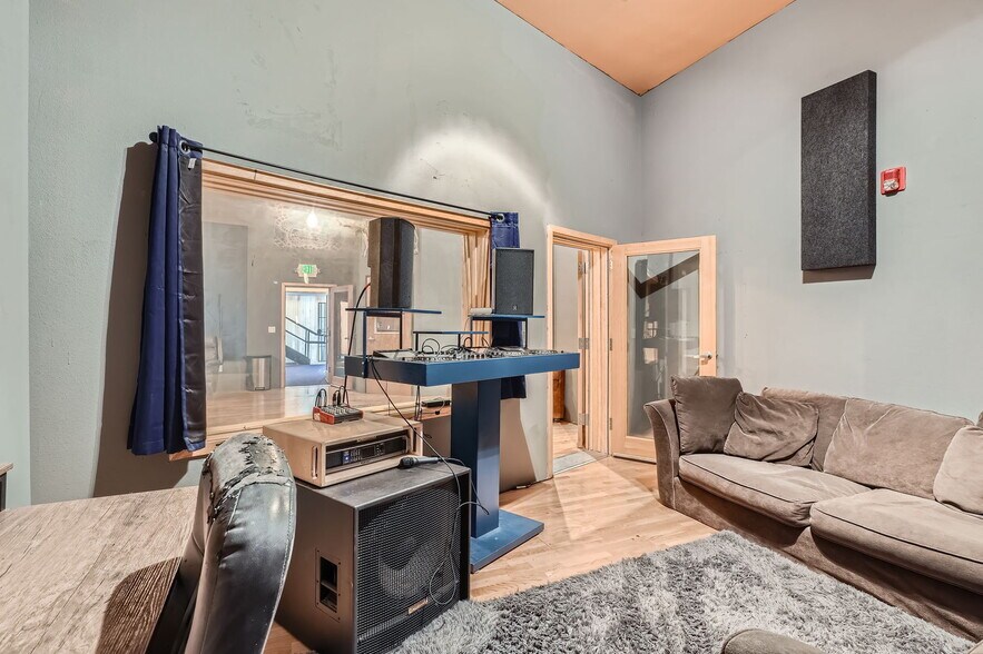 More Photos Of 11919 W I-70 N, Wheat Ridge Warehouse For Sale