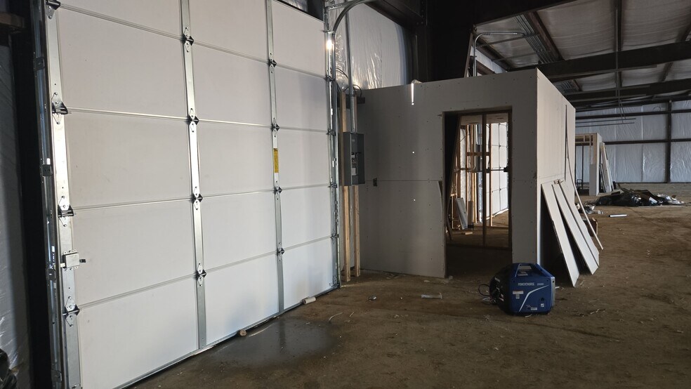 More Photos Of 176 Commerce Center Cir, Jackson Flex For Lease