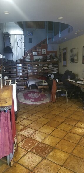 More Photos Of 239 SW Peters St, Atlanta Showroom For Sale