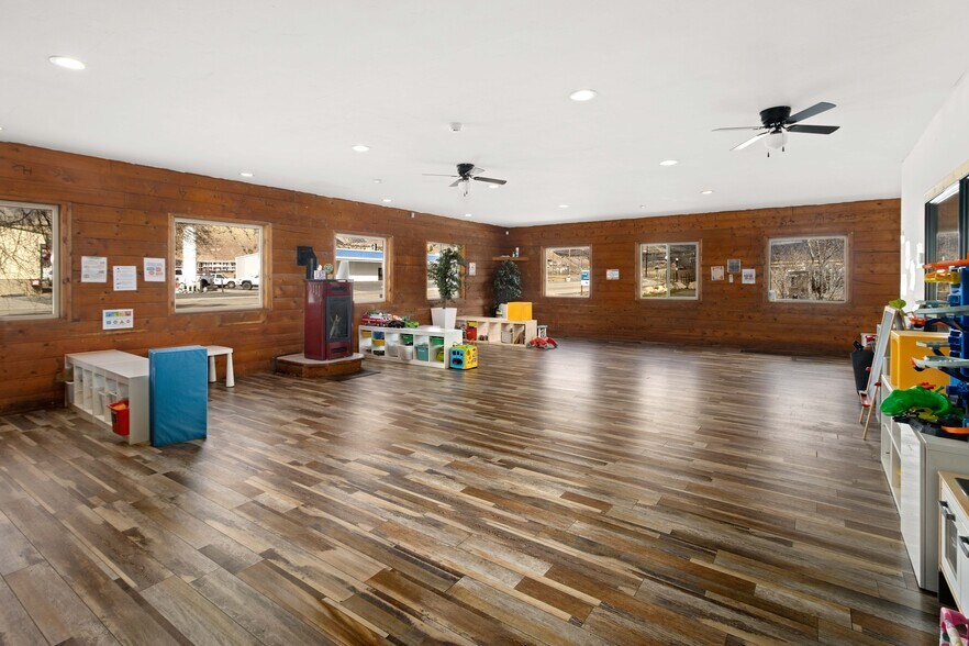 More Photos Of 315 E 1st St, Parachute Freestanding For Sale