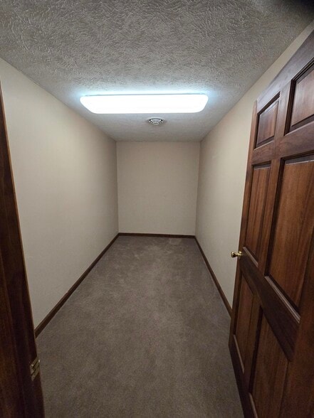 More Photos Of 4501 W Deyoung St, Marion Medical For Lease