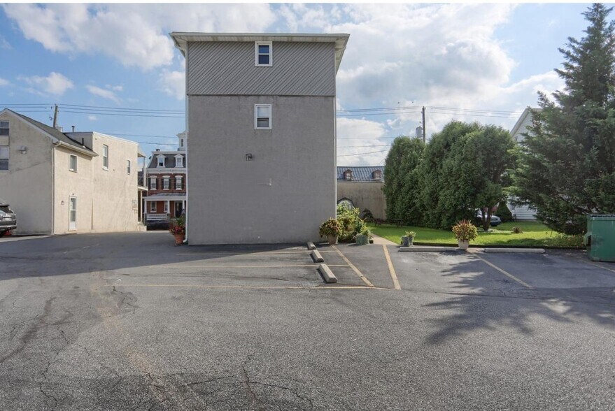 More Photos Of 3921 Penn Ave, Sinking Spring Apartments For Lease