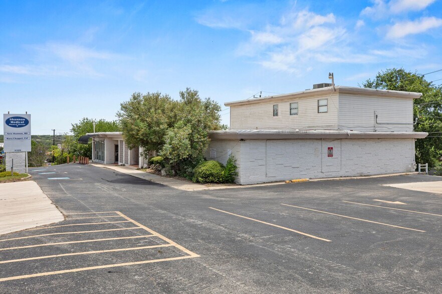 Primary Photo Of 3326-3328 E Southcross Blvd, San Antonio Medical For Sale