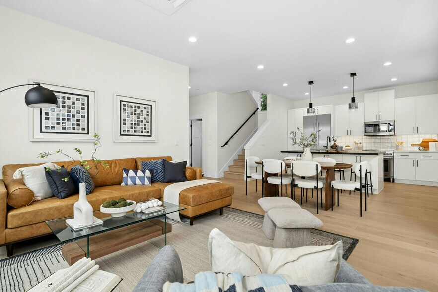 More Photos Of 636 11th Ave, Kirkland Apartments For Sale