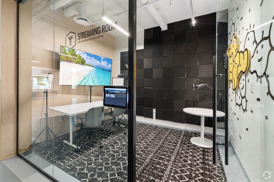 More Photos Of 1550 Crystal Dr, Arlington Office For Lease