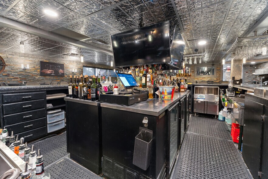 More Photos Of 4305 Portage St NW, Canton Restaurant For Sale