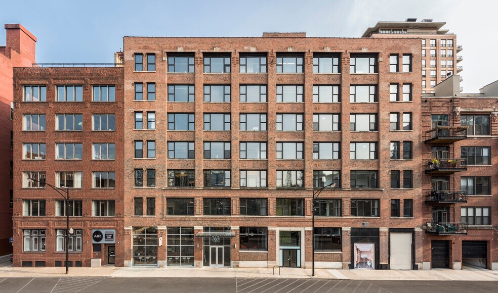More Photos Of 363 W Erie St, Chicago Loft Creative Space For Lease