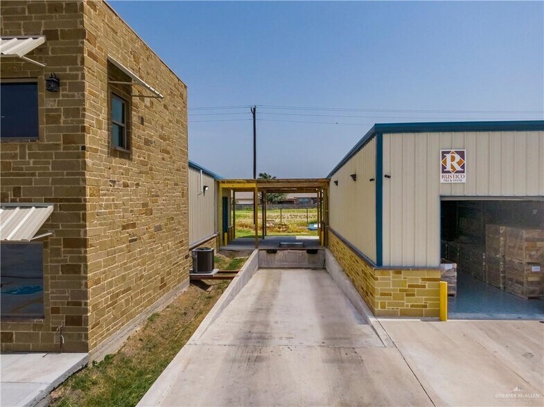 More Photos Of 1808 Sharm Dr, Pharr Distribution For Lease