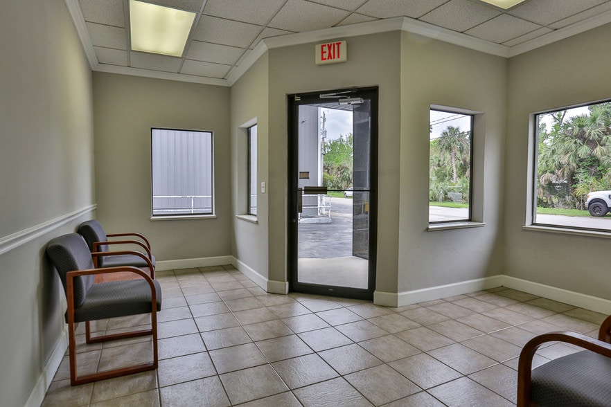 More Photos Of 711 Commercial Dr, Daytona Beach Manufacturing For Lease