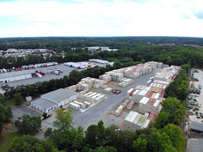 More Photos Of 7121 Statesville Rd, Charlotte Distribution For Lease