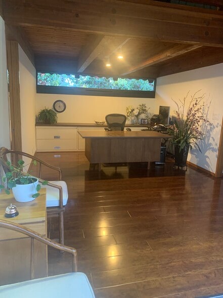 More Photos Of 479 S Marengo Ave, Pasadena Loft Creative Space For Lease