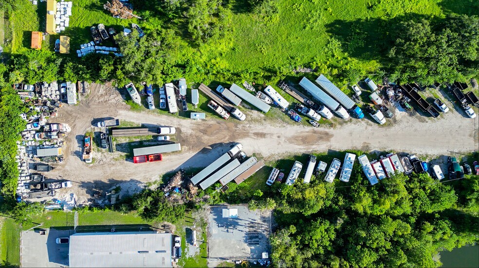 More Photos Of 13755 U.S. Highway 19 N, Clearwater Warehouse For Lease