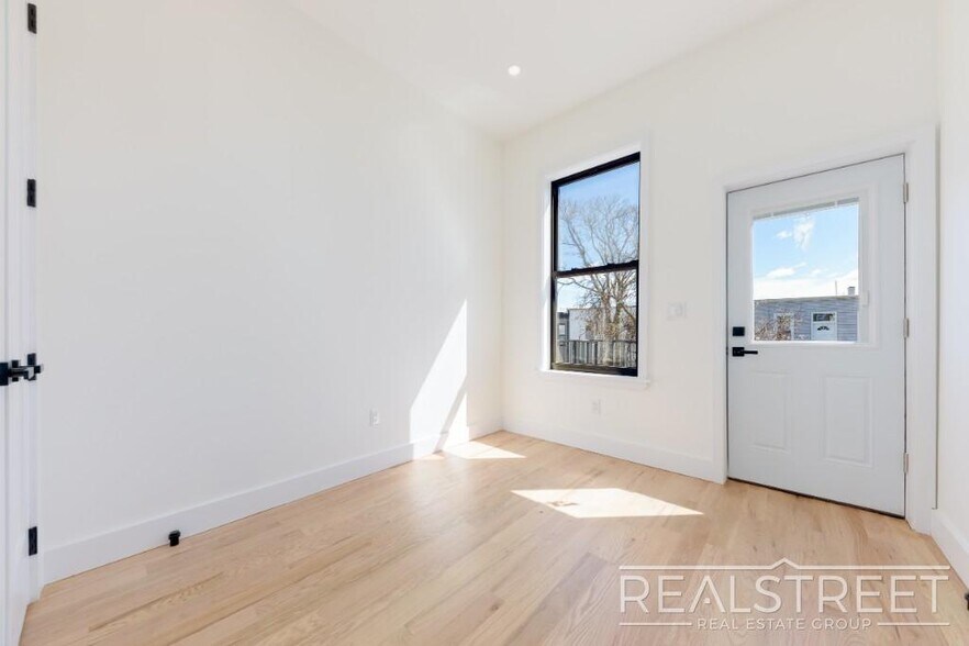 More Photos Of 1276 Jefferson Ave, Brooklyn Apartments For Sale