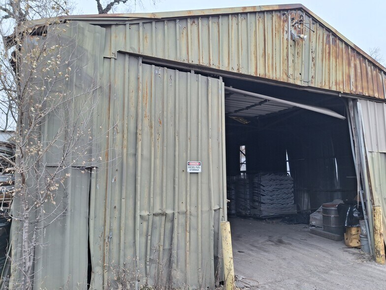 More Photos Of 610 W 81st St, Chicago Warehouse For Lease