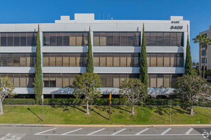 More Photos Of 5555 Garden Grove Blvd, Westminster Office Residential For Lease