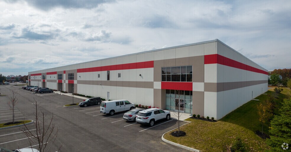 More Photos Of 5740 N Green Pointe Dr, Groveport Warehouse For Lease