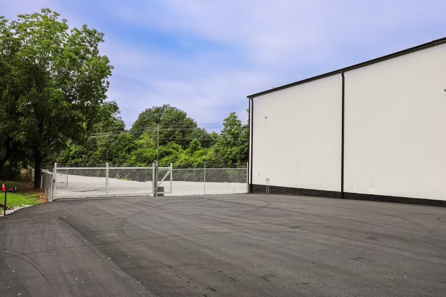 More Photos Of 5 Haynie St, Newnan Warehouse For Lease