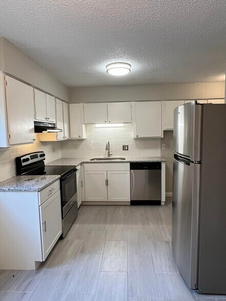 More Photos Of 1931 Mereview Ct, Charlotte Apartments For Sale