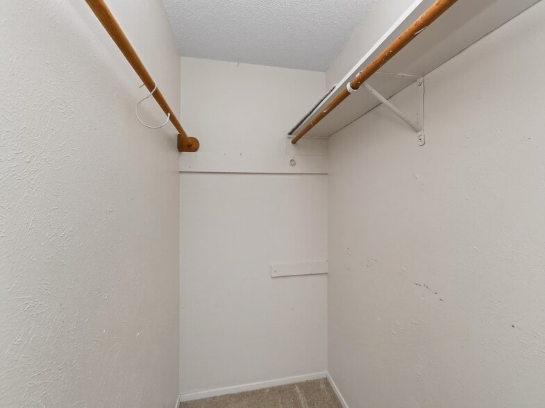 More Photos Of 1702 Lone Oak Dr, Leander Flex For Sale