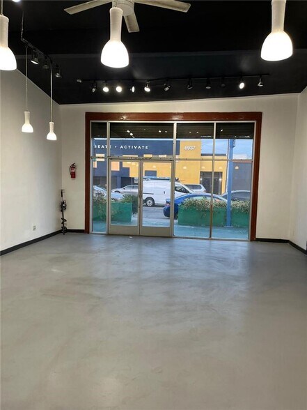 More Photos Of 8940 National Blvd, Los Angeles General Retail For Sale