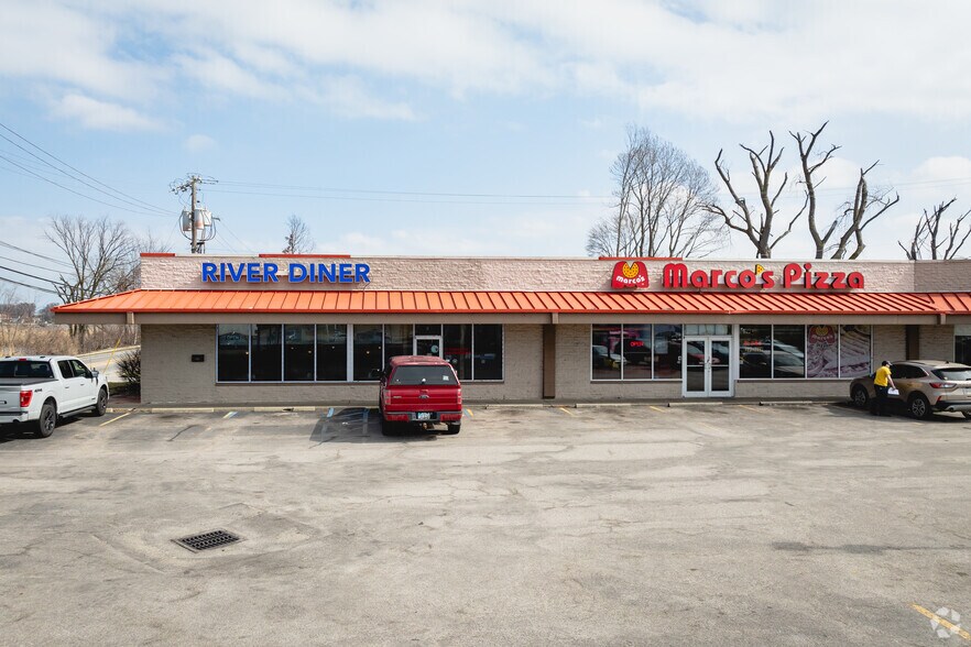 More Photos Of 2040 Ottawa River Rd, Toledo Freestanding For Sale