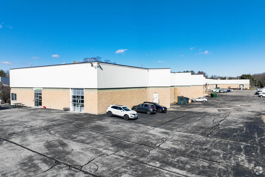 More Photos Of 125 John Hancock Rd, Taunton Warehouse For Lease