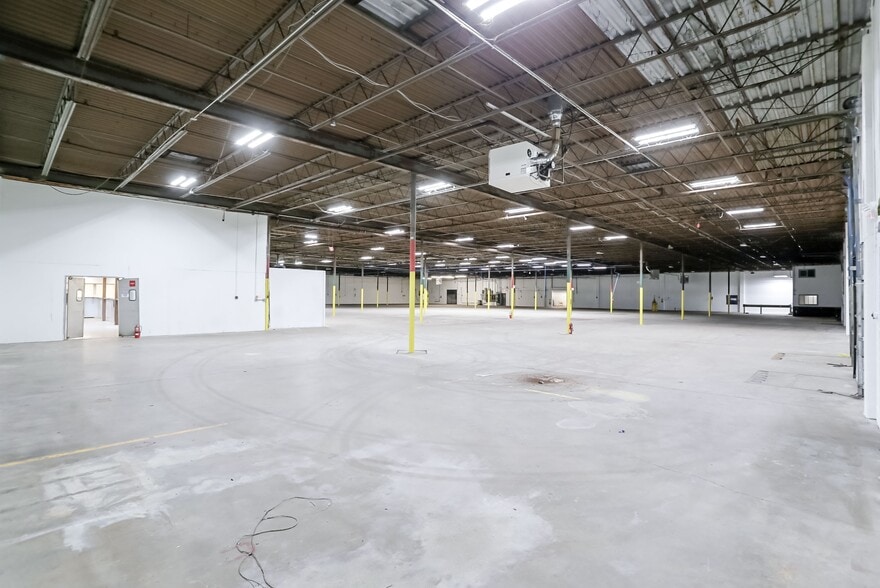 More Photos Of 2334 Production Dr, Indianapolis Warehouse For Lease
