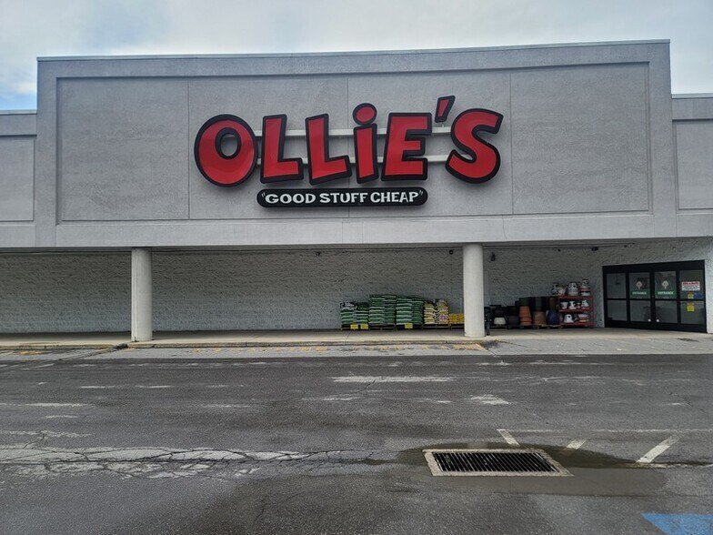 More Photos Of 11 Rt 22 Plz, Huntingdon Unknown For Lease