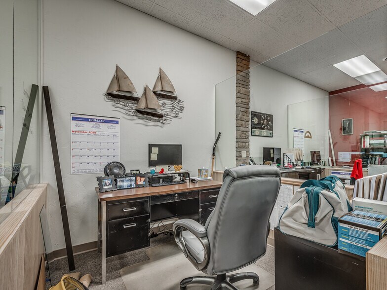 More Photos Of 3730-3732 N MacArthur Blvd, Warr Acres Showroom For Sale