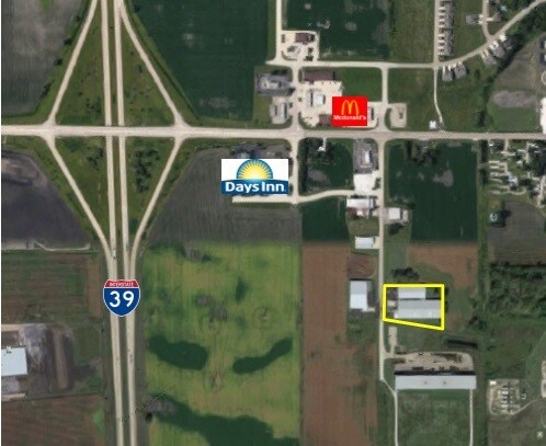 More Photos Of 32 Marquette Ave, Oglesby Warehouse For Lease