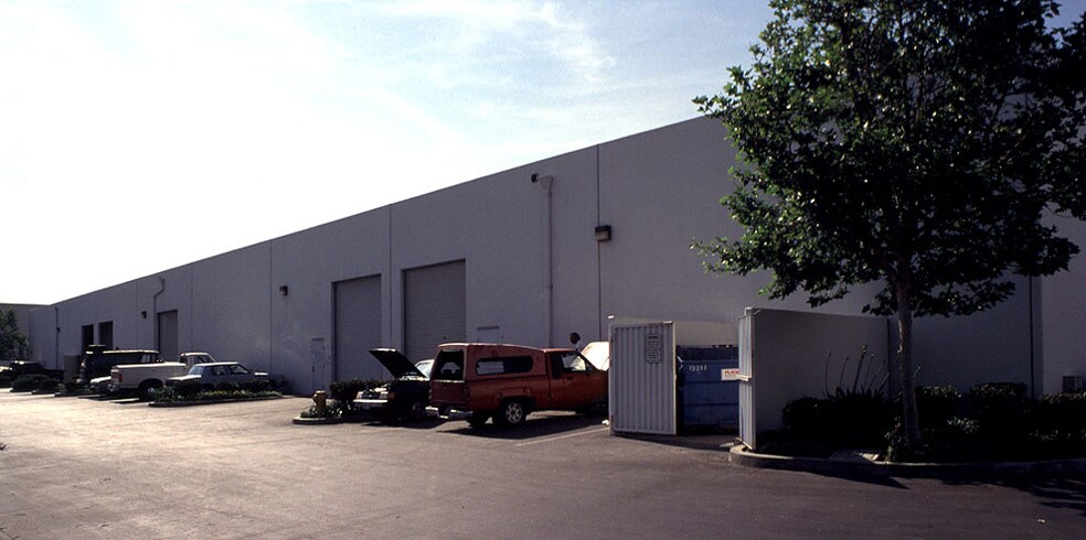 More Photos Of 1980 E Petra Ln, Placentia Warehouse For Lease