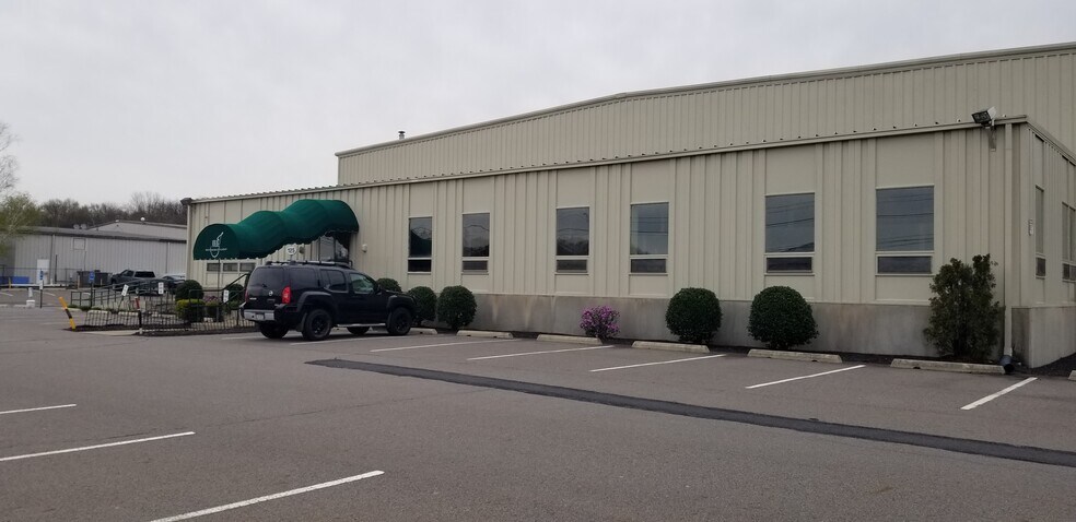 More Photos Of 125 N Wilkes Barre Blvd, Wilkes Barre Warehouse For Lease