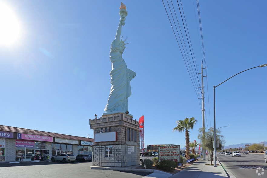 More Photos Of 4211 W Sahara Ave, Las Vegas Storefront Retail Office For Sale