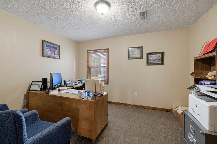 More Photos Of 1302 Shull St, Ava Medical For Sale