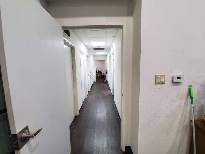 More Photos Of 520 Jamie Ave, La Habra Warehouse For Lease