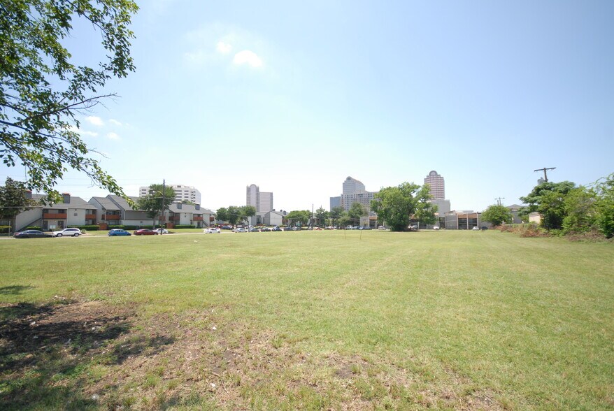 More Photos Of 5503 Peterson Ln, Dallas Land For Sale
