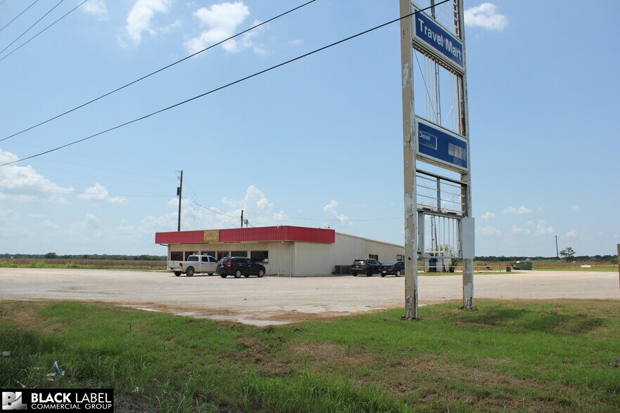 More Photos Of 33734 US-59, Louise Restaurant For Sale