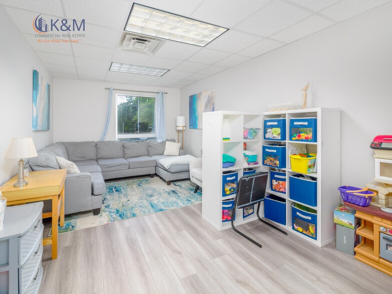 More Photos Of 3930 Walnut St, Fairfax Medical For Sale