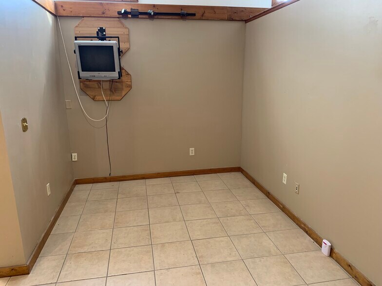 More Photos Of 4050 E 116th St, Cleveland Warehouse For Sale