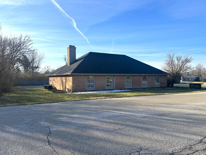 More Photos Of 35 Commercial Way, Springboro Office For Lease