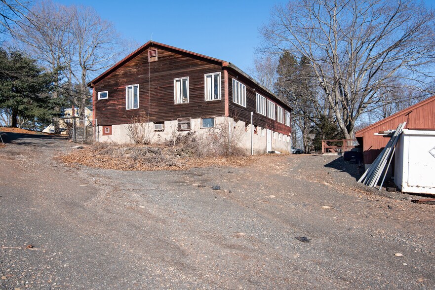 More Photos Of 1709 Kensington Rd, Berlin Specialty For Sale