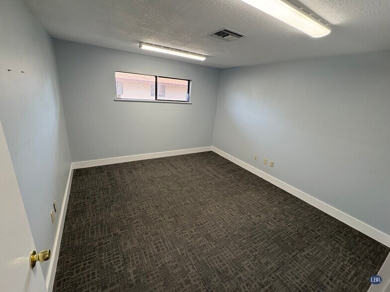 More Photos Of 1427 Aurora Rd, Melbourne Office Residential For Lease