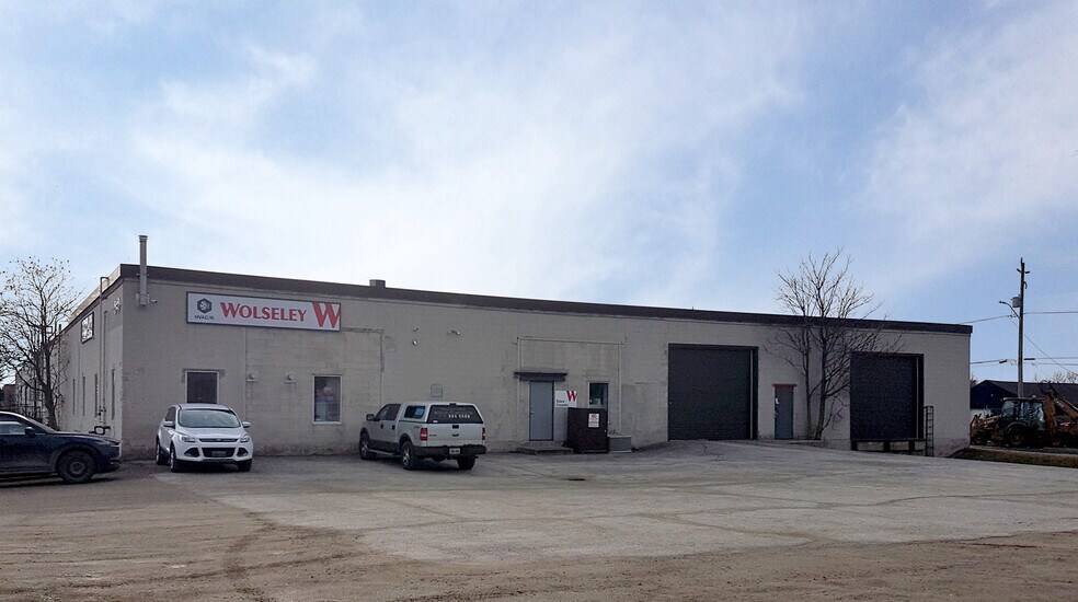 More Photos Of 549 First St, London Warehouse For Lease