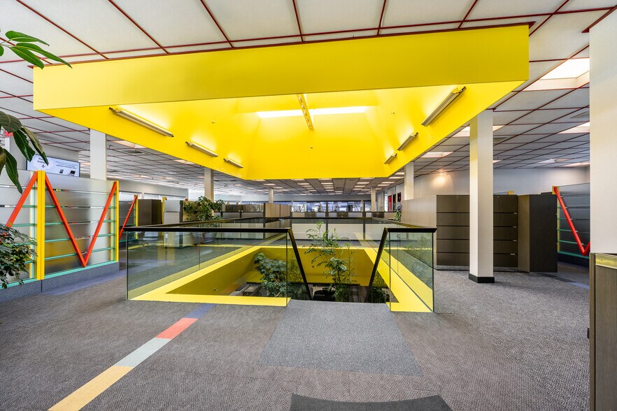 More Photos Of 1325 Hwy Trans-Canada, Dorval Office Residential For Sale