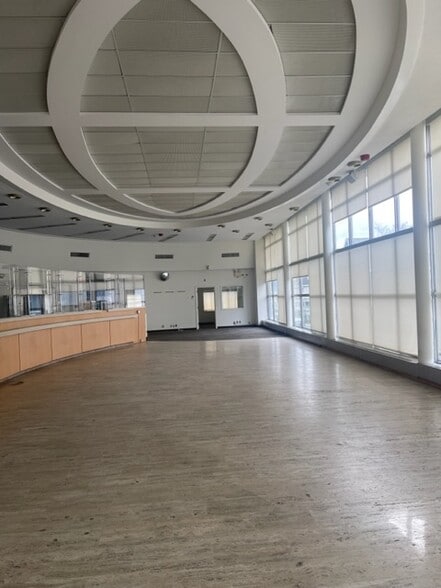 More Photos Of 569 Washington St, Boston Bank For Lease