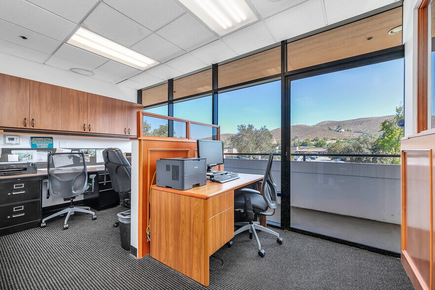 More Photos Of 2860 E Thousand Oaks Blvd, Thousand Oaks Office For Lease