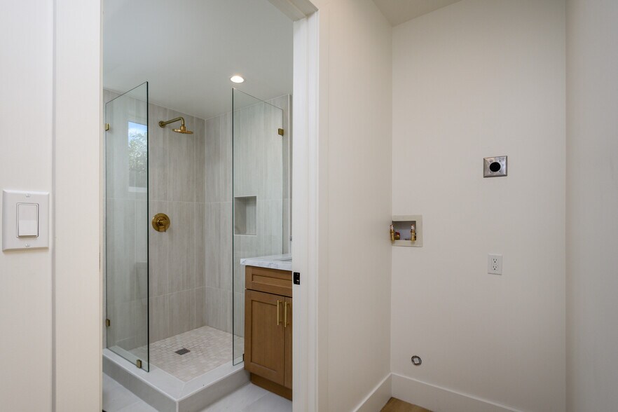 More Photos Of 5822 Gage Ave, Bell Gardens Apartments For Sale