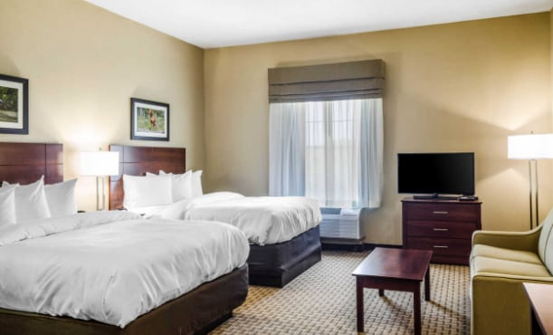 More Photos Of 700 Main St, Hackberry Hotel For Sale